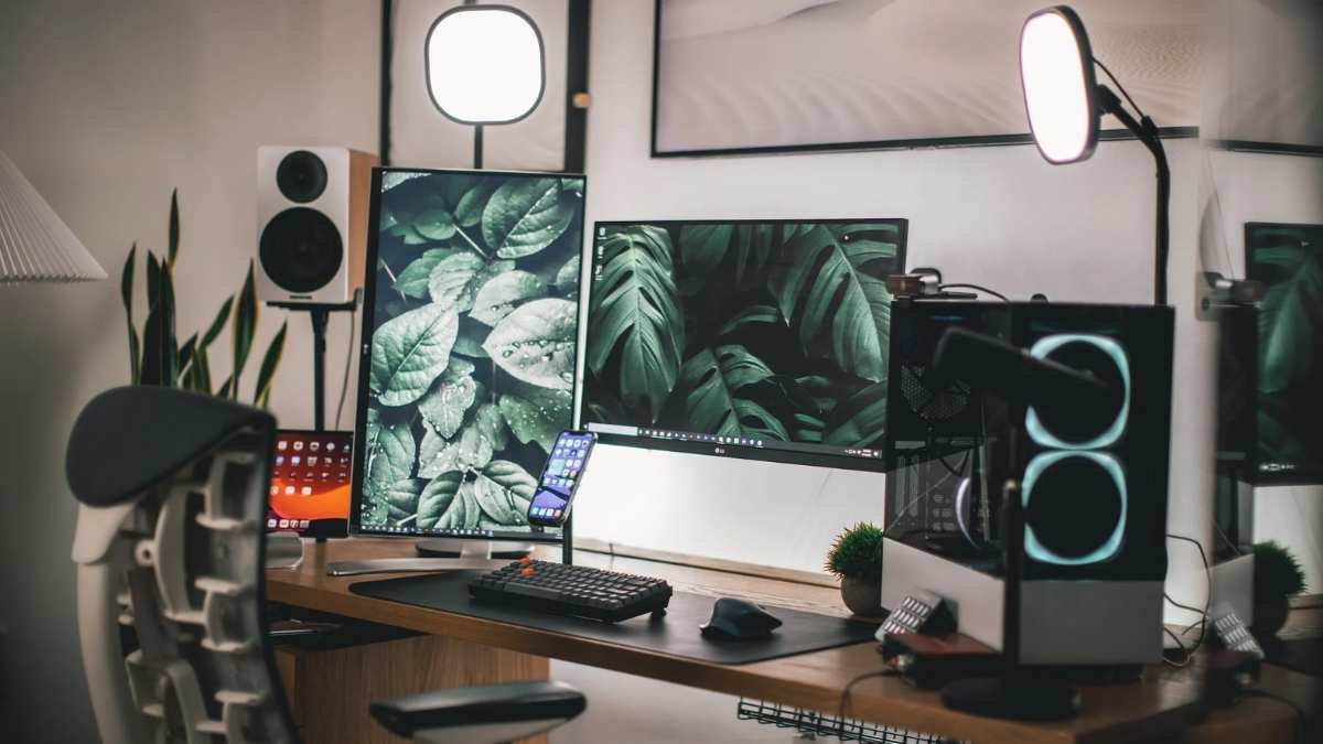 Improve your gaming experience with a gaming mouse! Discover the benefits of using one, including better accuracy, customization options.